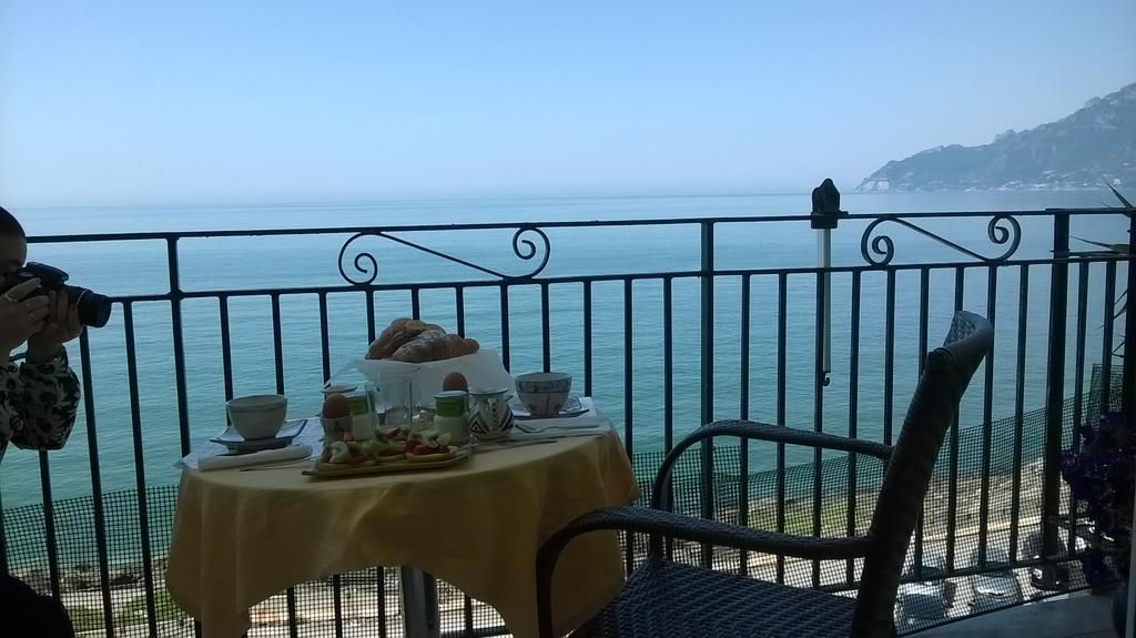 B&B Fronte Del Mare Salerno Eksteriør billede